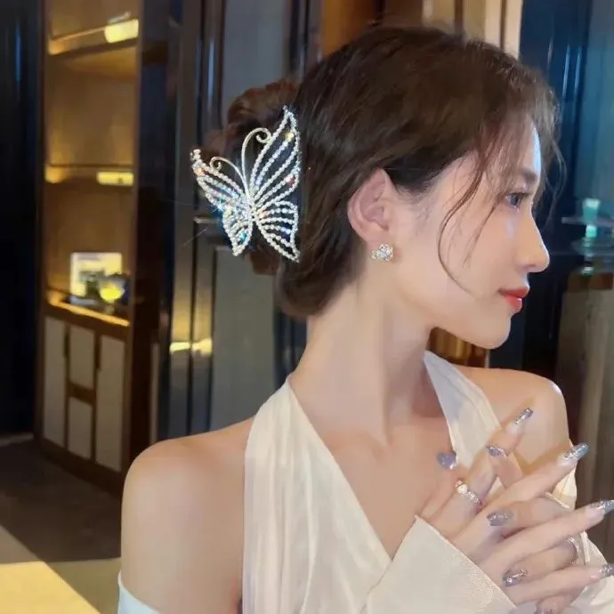 【大尺度惊悚经典】《大逃杀》未删减导演剪辑修复版：被送到荒岛互相残杀的同班同学，日本最残酷的人性社会实验